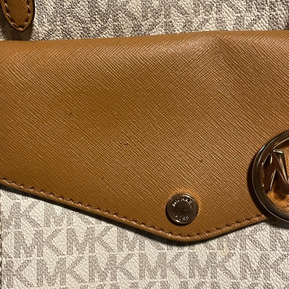 Michael Kors Bag & Wallet - Picture 3 of 6
